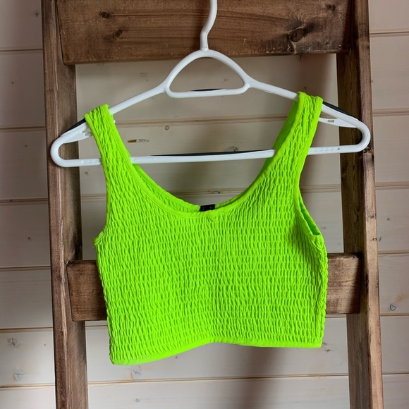 Crop top - Picture 2 of 3